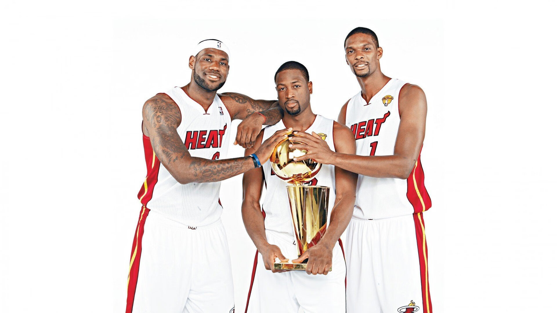 新王当立！布克太阳灼伤马刺青春，三球欧冠决赛秀出未来统治力